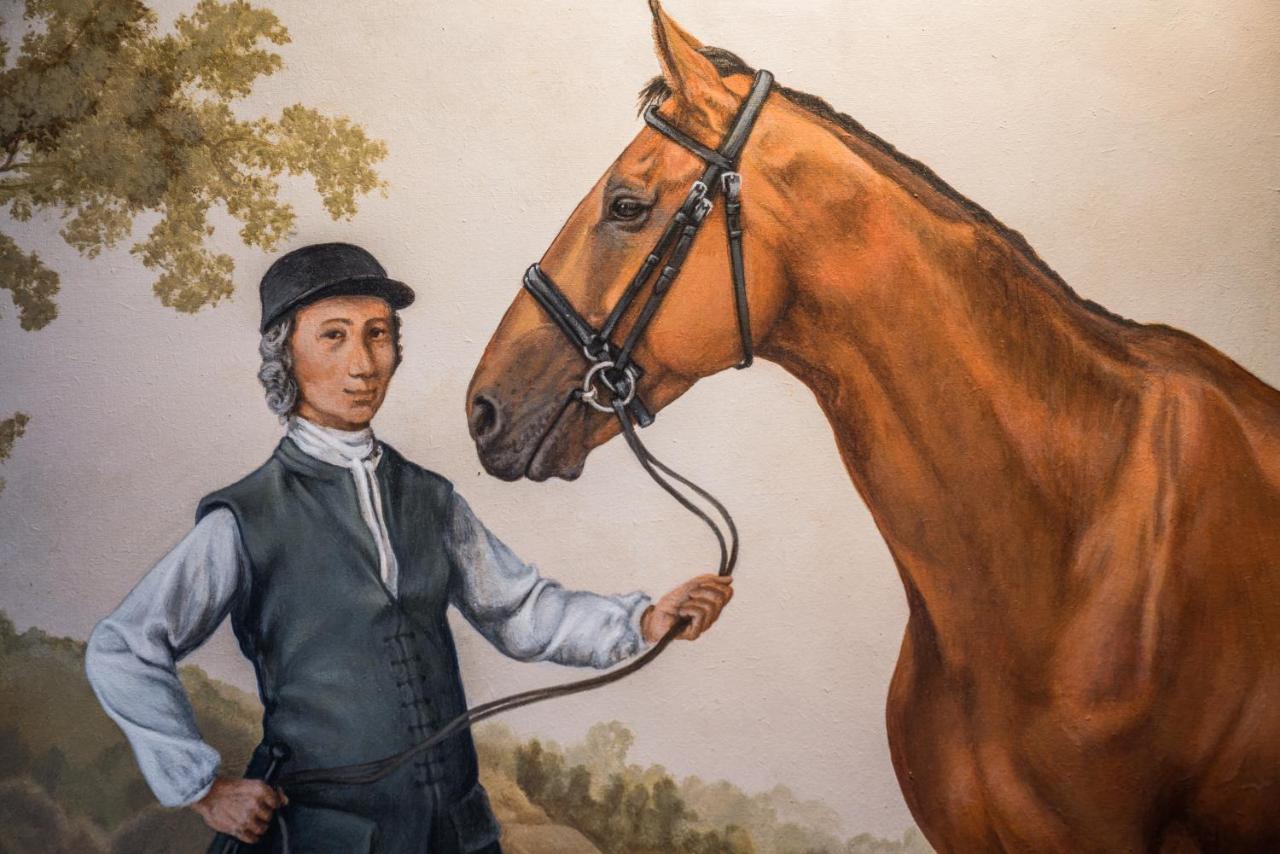 The Horse And Groom Inn Чичестър Екстериор снимка