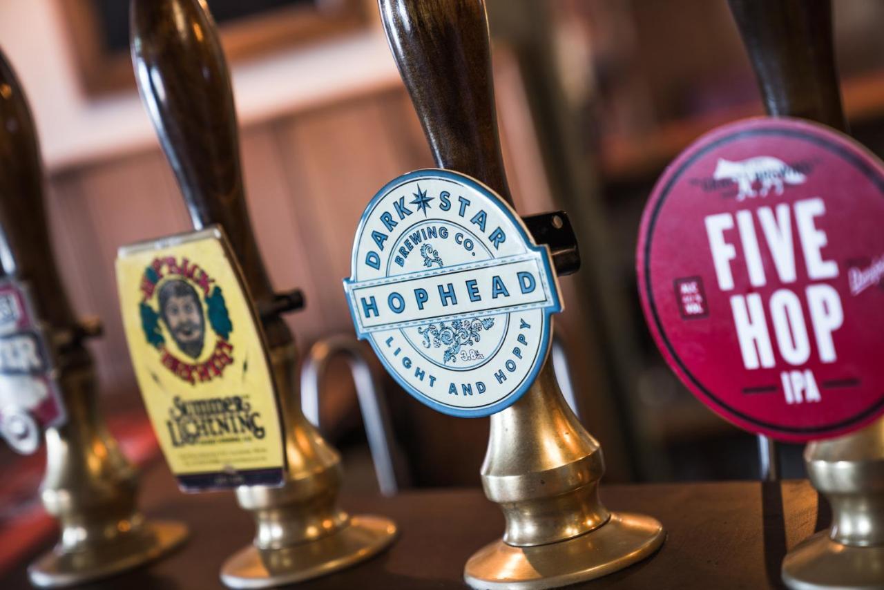 The Horse And Groom Inn Чичестър Екстериор снимка